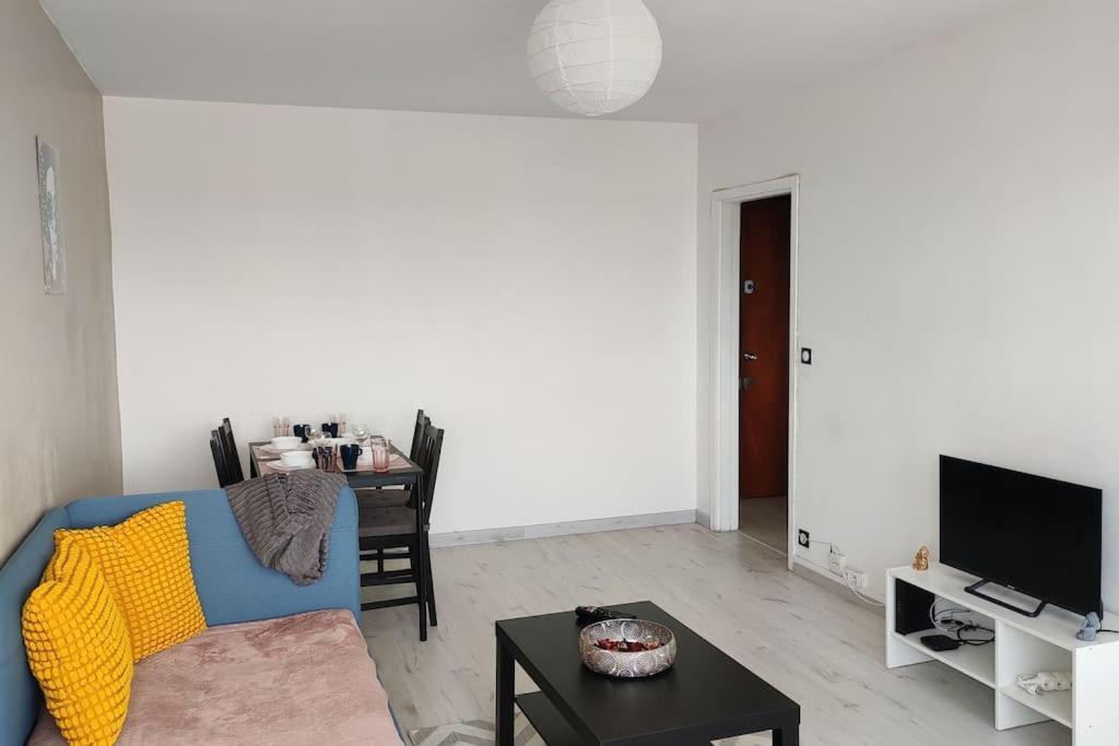 Charmant Appartement Proche Melun Centre Ville Екстер'єр фото