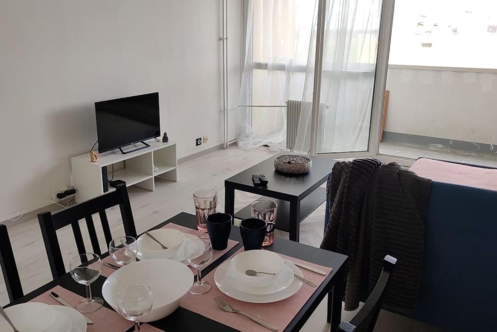 Charmant Appartement Proche Melun Centre Ville Екстер'єр фото