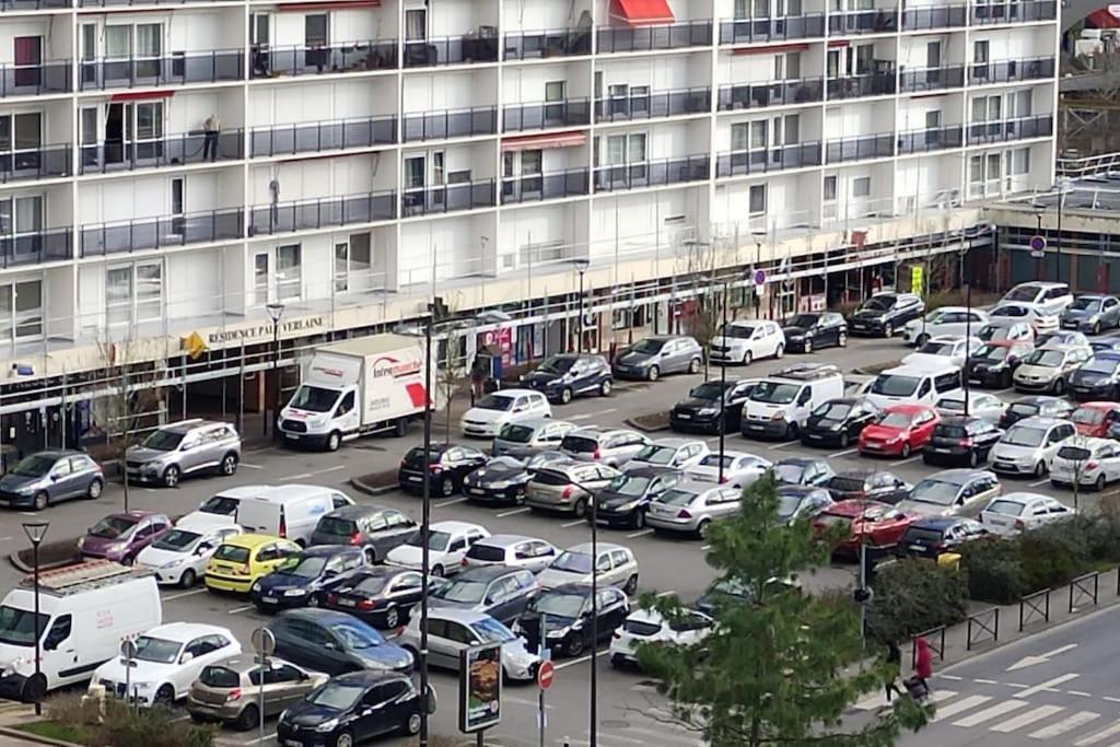 Charmant Appartement Proche Melun Centre Ville Екстер'єр фото